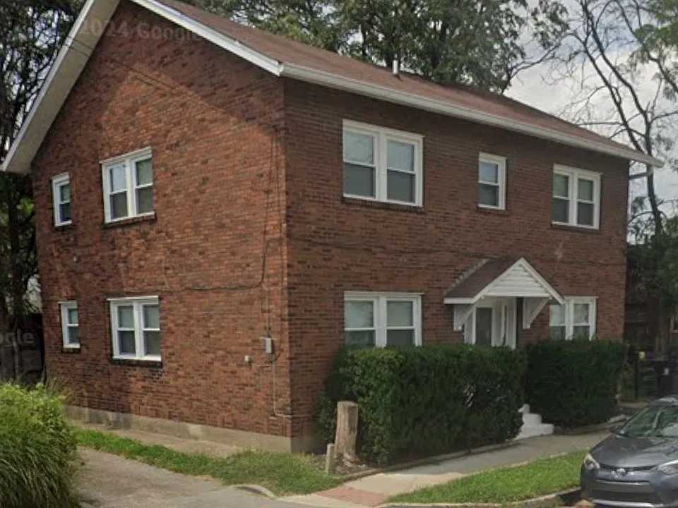 2208 Crittenden Dr #4