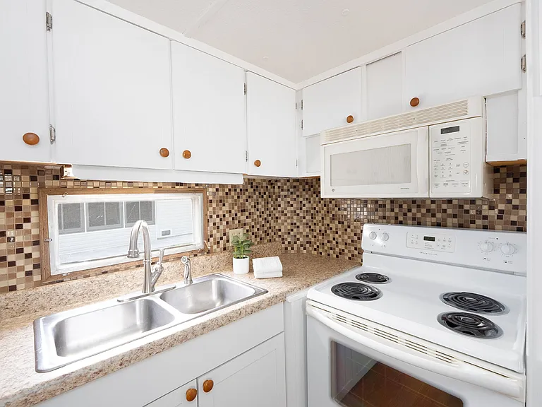 603 Locarno Dr — Photo 5