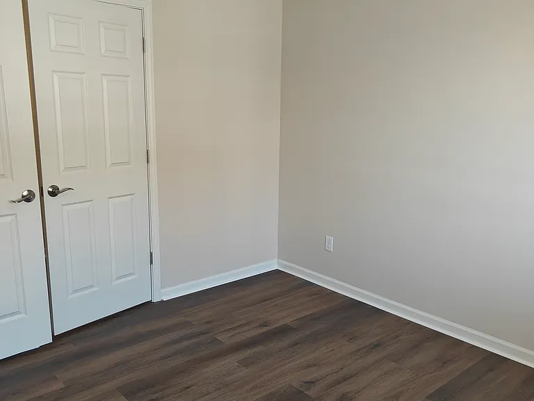 Fox Meadows Apartments — Photo 12