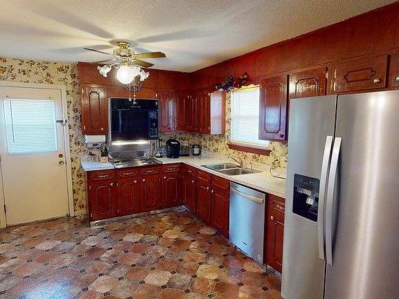 5th image of 6513 Pine Manor Dr