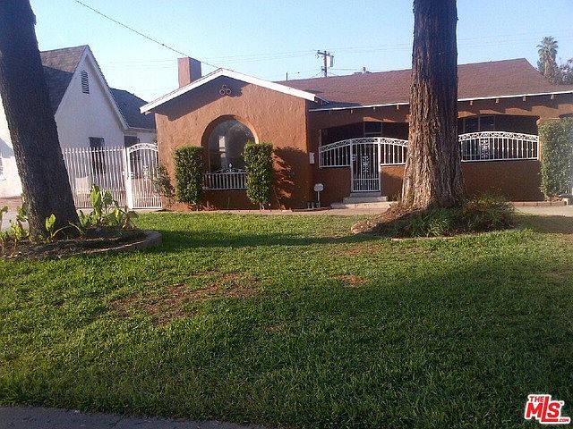 1st image of 740 W 21st St