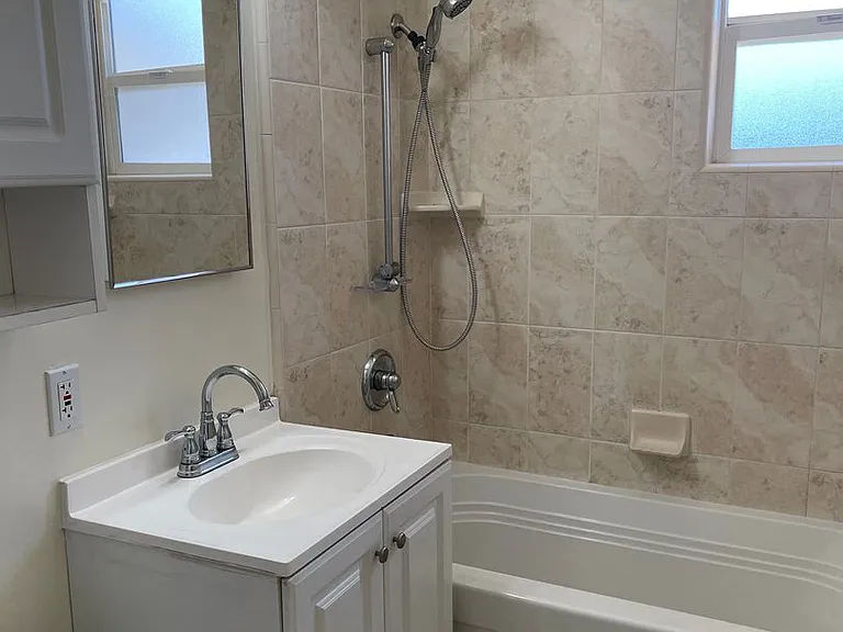 9 Roosevelt Cir — Photo 9