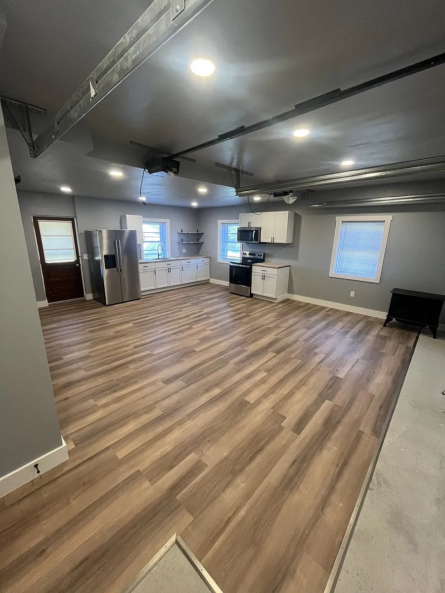 Building Photo - 49 S Mill St #B