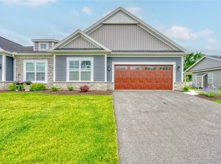 1391 Creeks Edge Dr, Webster, NY 14580