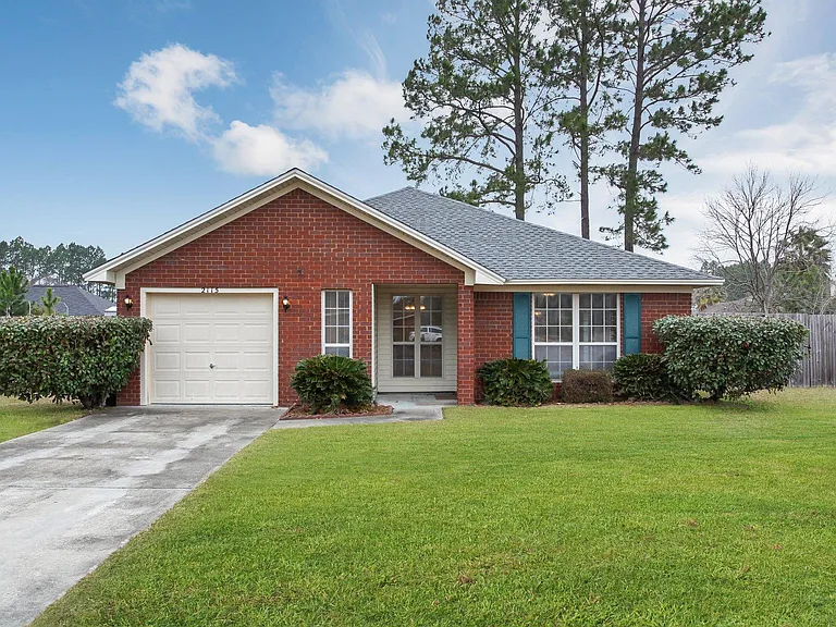 2115 Walberg Dr — Photo 2