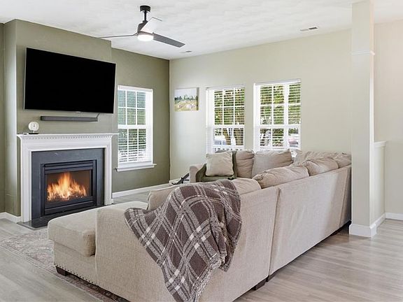 4th image of 6004 Torrey Pines Ln