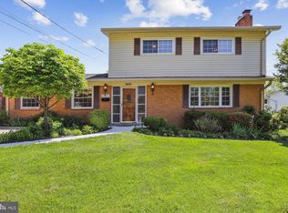 11817 Charen Ln, Rockville, MD 20854