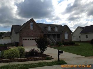 1104 Castle Dr, Graham, NC 27253