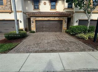 8437 Blue Cove Way, Pompano Beach, FL 33076