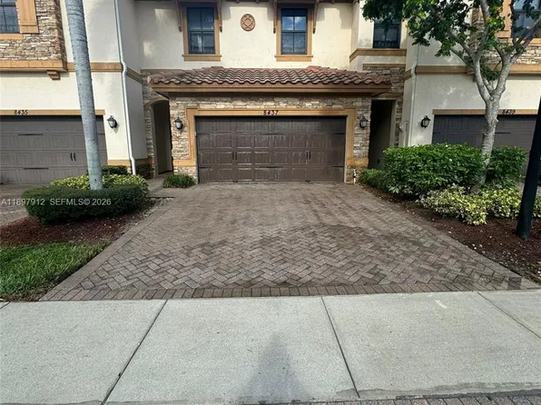 8437 Blue Cove Way, Pompano Beach, FL 33076