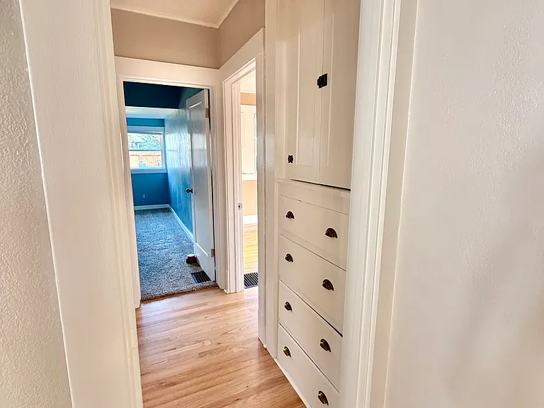2419 W Regan Ave — Photo 14