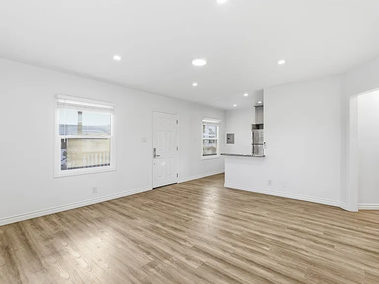 1313 Pico Blvd — Photo 2
