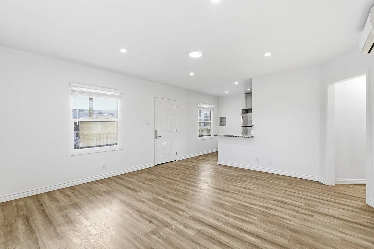 Building Photo - 1313 Pico Blvd