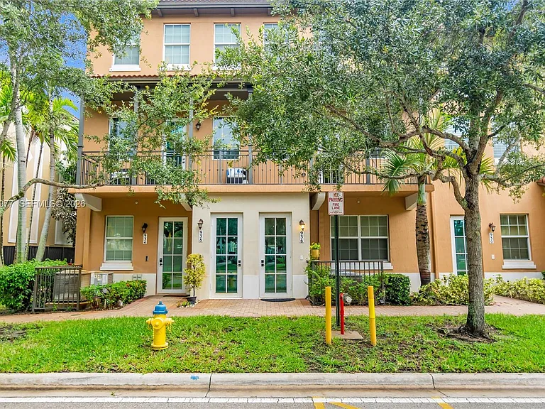 936 SW 147th Ave #2903 — Photo 2