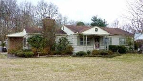 1st image of 3700 Lucinda Dr