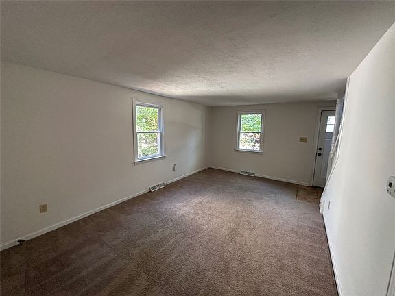 4th image of 3010 Oakwood St