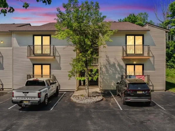 313 Spruce Hills Dr BLDG 3 #313, Glen Gardner Boro, NJ 08826