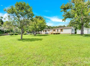 167 Woodwinds Dr, Mooresville, NC 28115