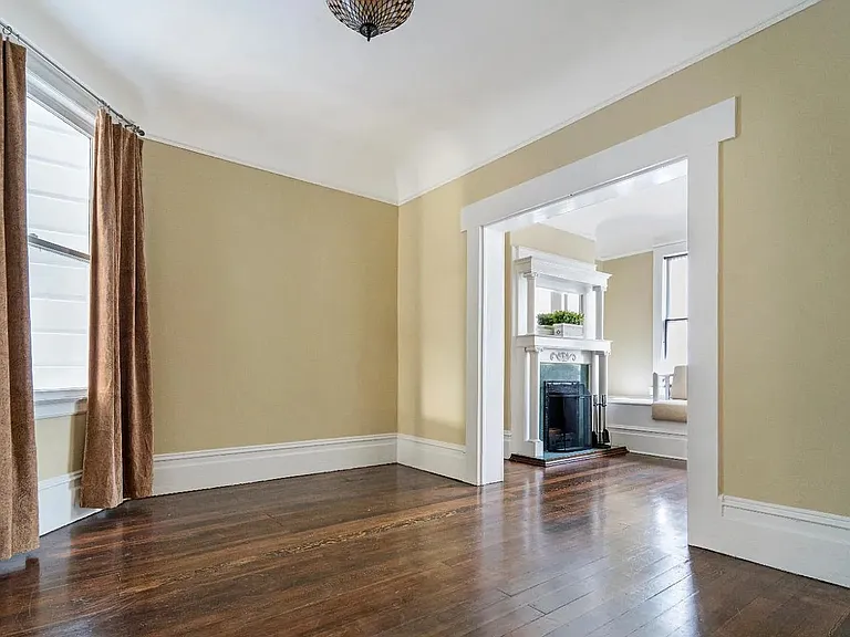 2nd bedroom/office, looking into living room