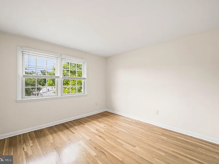 271 S Dillwyn Rd — Photo 20