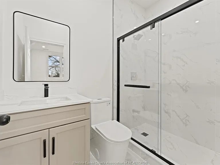 702 Pierre Ave #1 — Photo 14