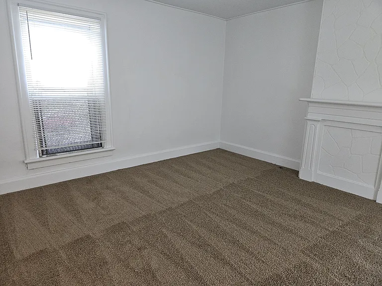 3777 Broadway — Photo 18