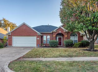 2825 Alcot Ln, Grand Prairie, TX 75052