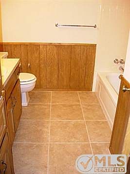 5th image of 1010 Shady Brook Dr