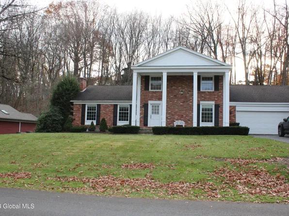 12 Macaffer Drive, Menands, NY 12204