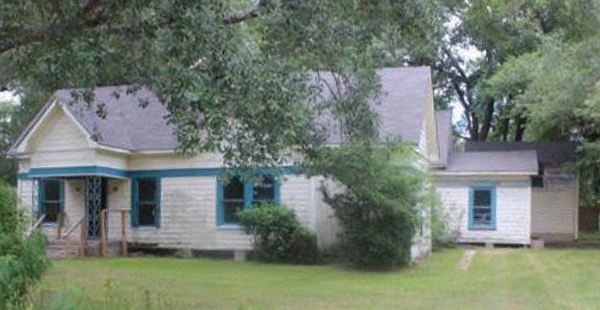 1st image of 502 W Drew St