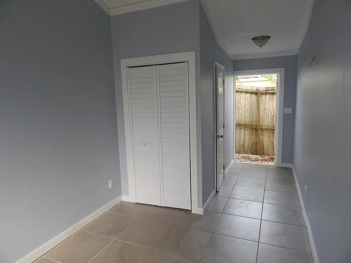 Studio, 210 sqft, $1,700 — Photo 3