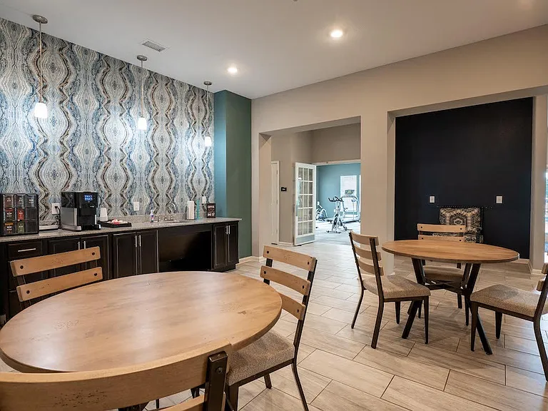 Mosaic Apartments — Photo 5