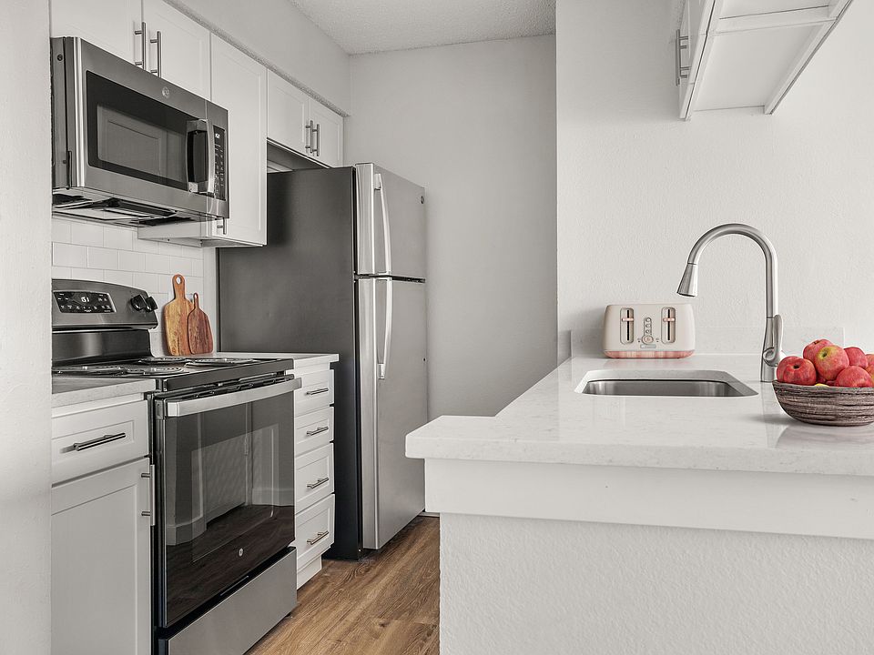 C242740 WimbeldonOaks_VS Stills_1B1B Kitchen