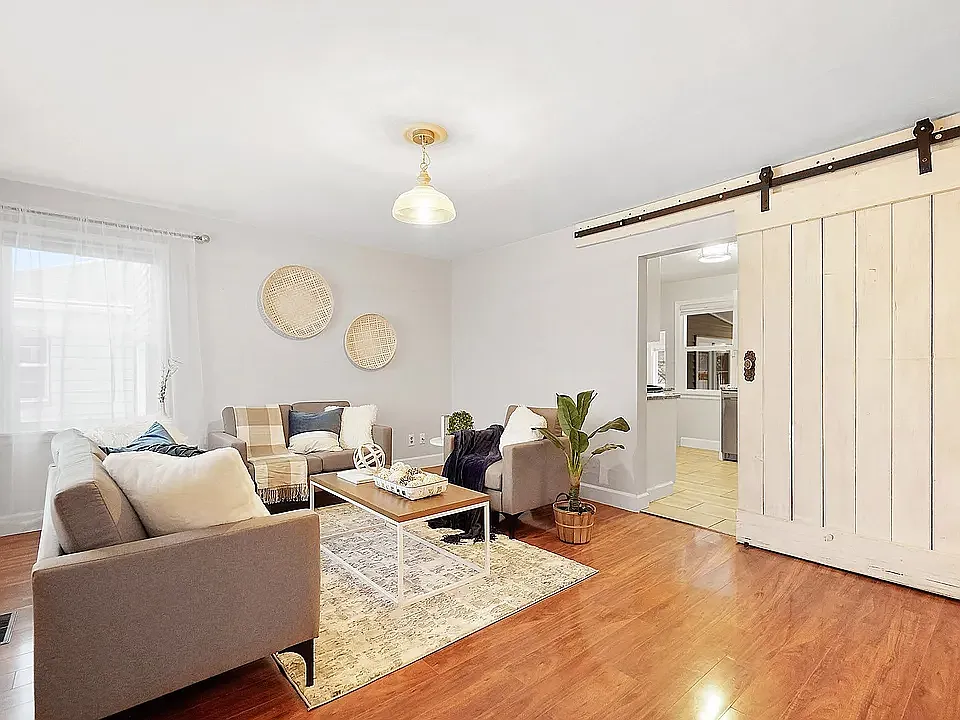 3 bed, 1566 sqft, $2,500 — Photo 4