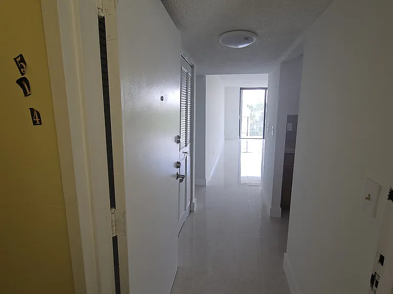 9682 Fontainebleau Blvd — Photo 5