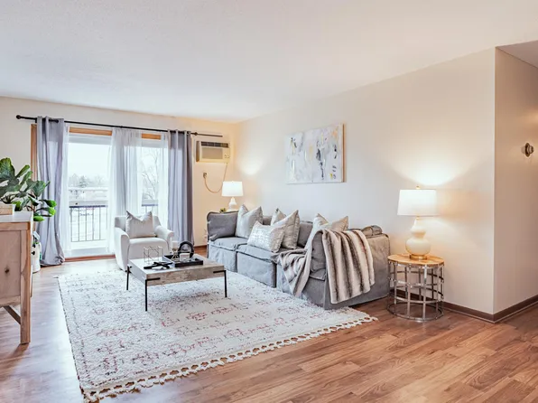 2800 Hillsboro Ave N APT 310, New Hope, MN 55427