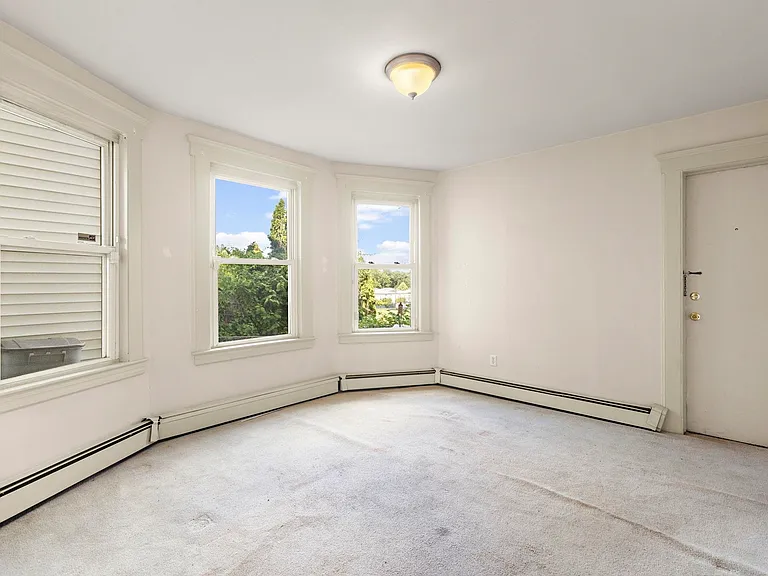 520 Schuyler Ave #1 — Photo 5