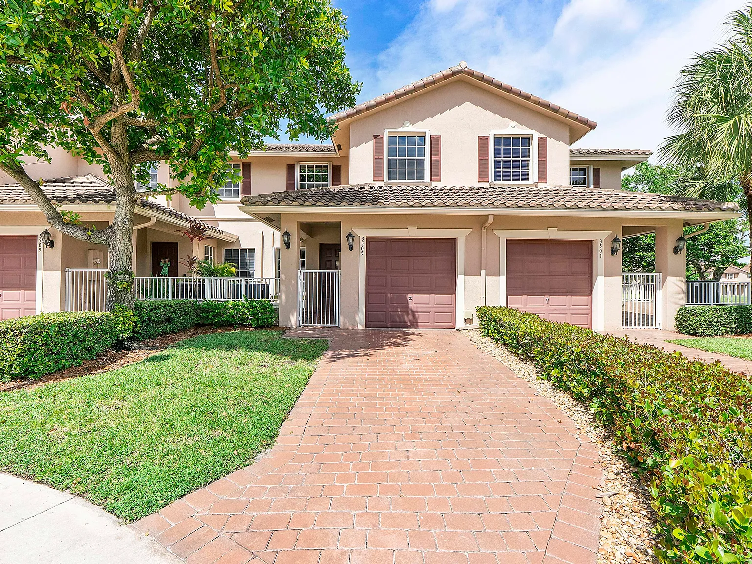 3 bed, 2.5 bath, 1924 sqft, $3,600 — Photo 3