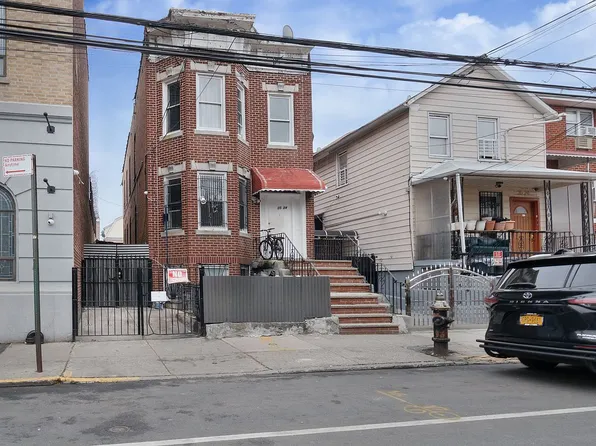 3528 103rd St, Corona, NY 11368