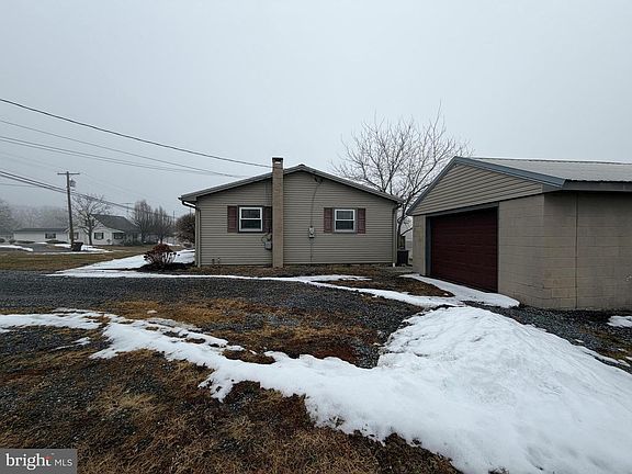 4th image of 1092 Paper Mill Rd