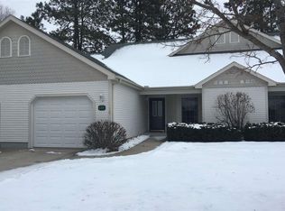 609 Meadowview Ln, Elk Rapids, MI 49629