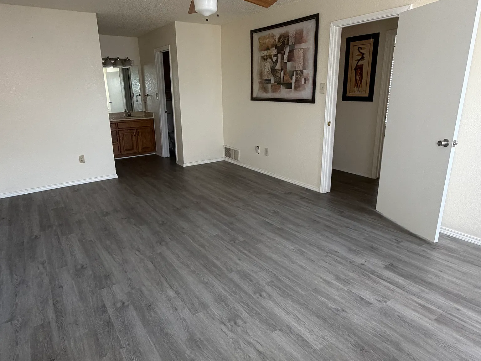 2 bed, 2.5 bath, 1560 sqft, $1,700 — Photo 3