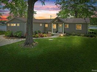 6229 Mabley Hill Rd, Fenton, MI