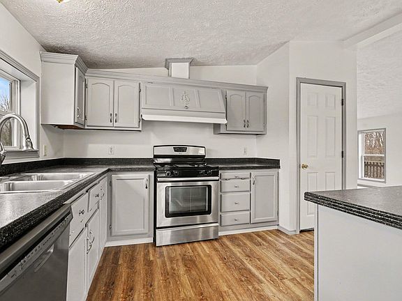 5th image of 413 Creamery Rd