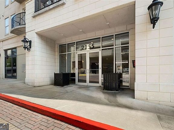 5th image of 2277 Peachtree Rd NE Unit 404