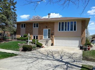 15125 Spruce Ln, Oak Forest, IL 60452