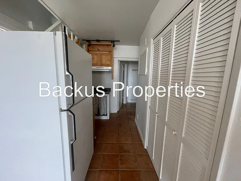 1580 Wanda Ave #A — Photo 9