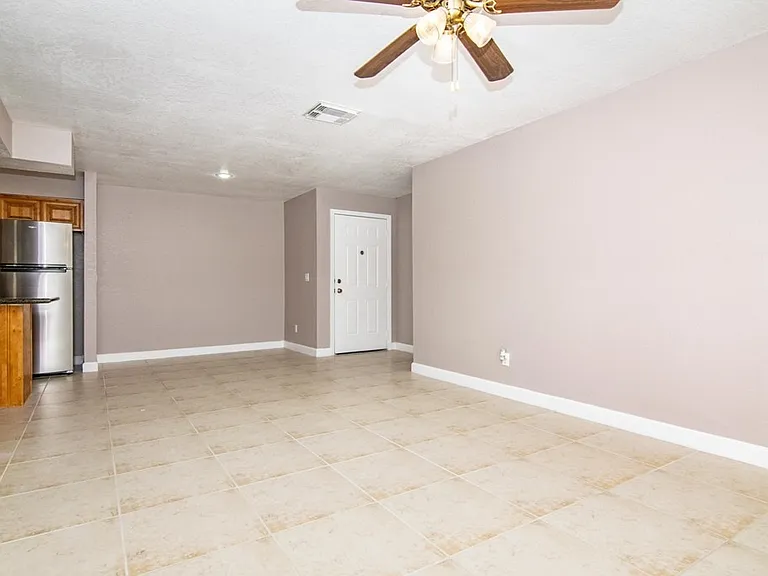 210 Red Cedar Pl — Photo 3