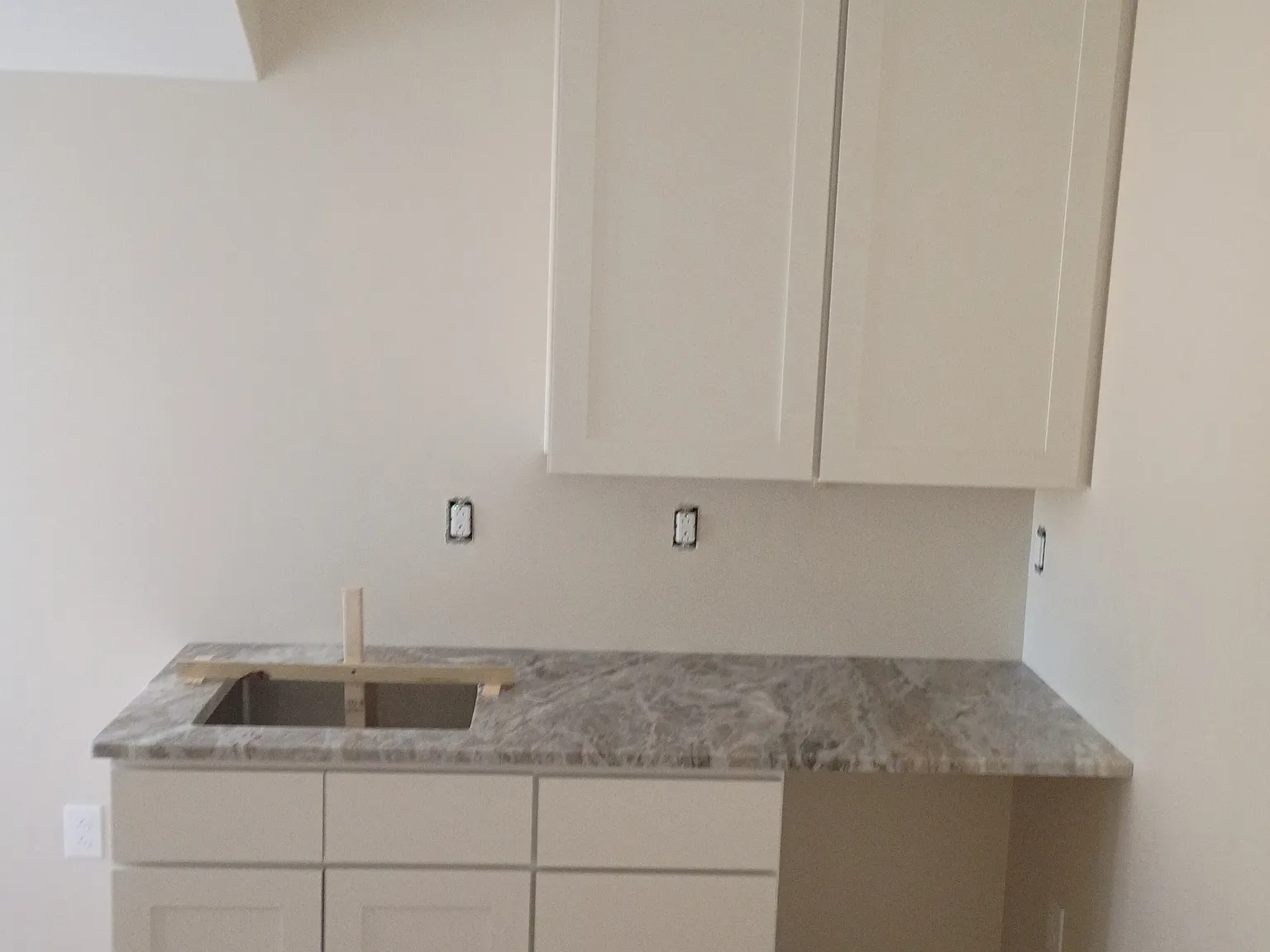 196 Castle Rd — Photo 3