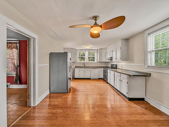 4th image of 2704 Floraland Dr NW